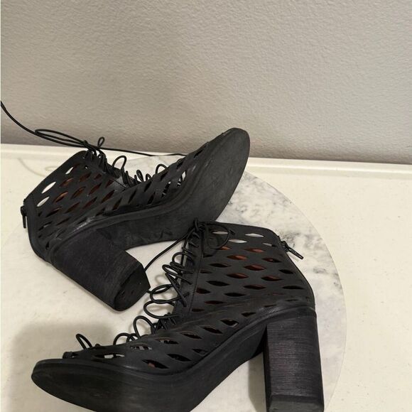 Jeffrey Campbell Shoes Womens Size 6.5 Boots Ibiza Black Laser Cut Leather - Picture 8 of 10